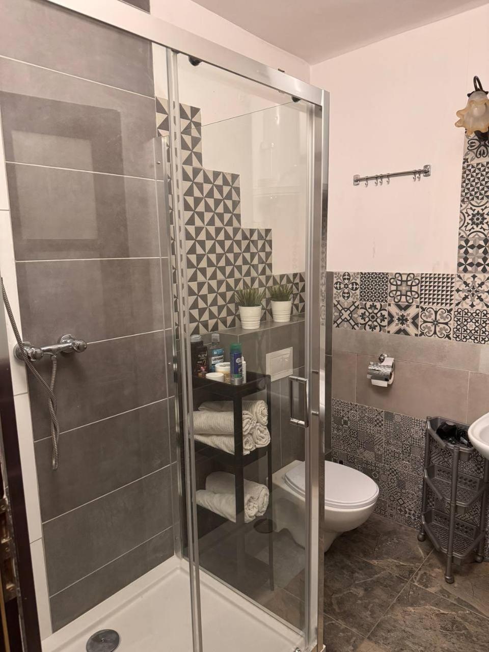 Enios Zwierzyniecka 6 Hostel Krakau